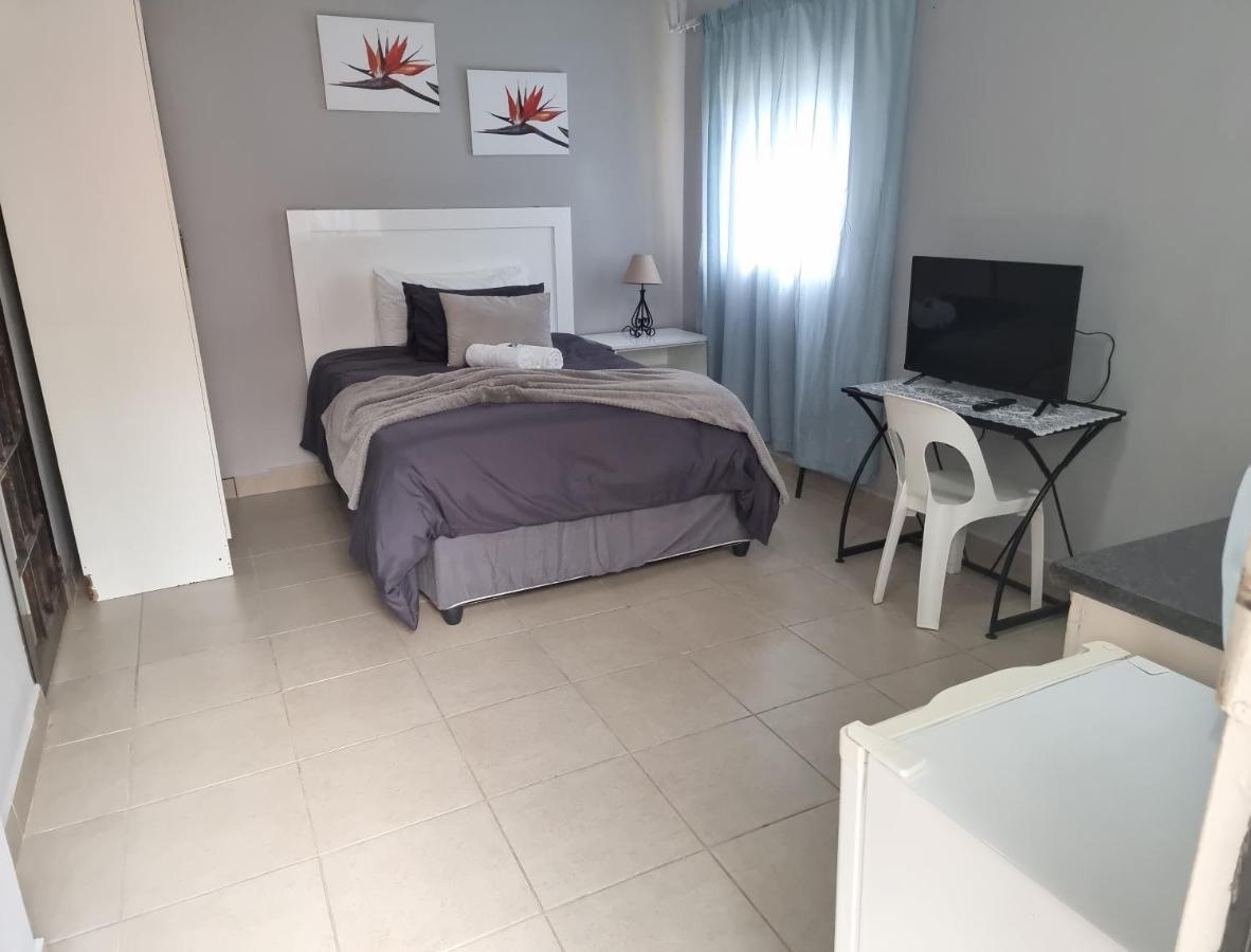 Stay At Home Airport Lodge Kempton Park Zewnętrze zdjęcie