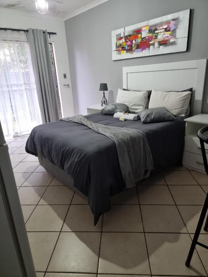 Stay At Home Airport Lodge Kempton Park Zewnętrze zdjęcie