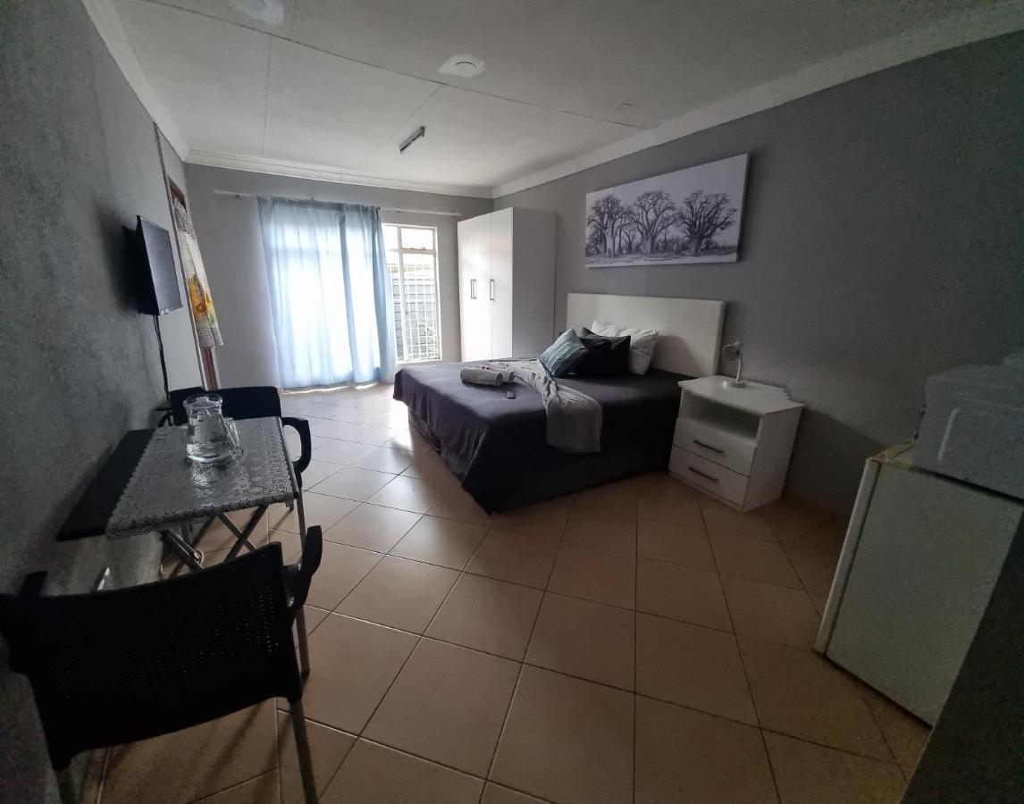 Stay At Home Airport Lodge Kempton Park Zewnętrze zdjęcie