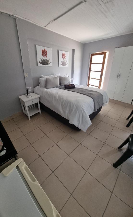 Stay At Home Airport Lodge Kempton Park Zewnętrze zdjęcie