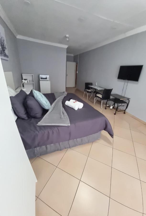 Stay At Home Airport Lodge Kempton Park Zewnętrze zdjęcie