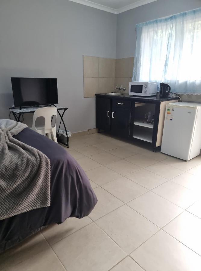 Stay At Home Airport Lodge Kempton Park Zewnętrze zdjęcie