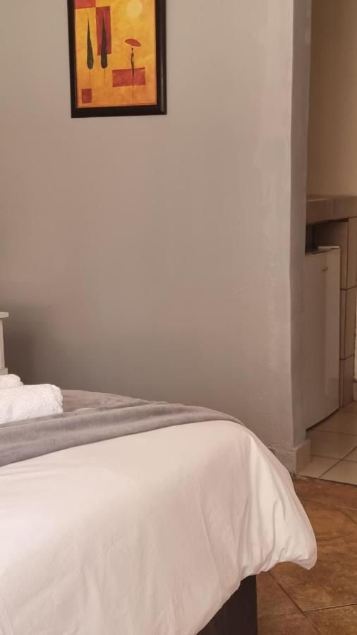 Stay At Home Airport Lodge Kempton Park Zewnętrze zdjęcie