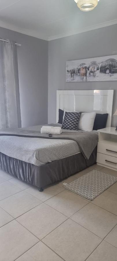 Stay At Home Airport Lodge Kempton Park Zewnętrze zdjęcie